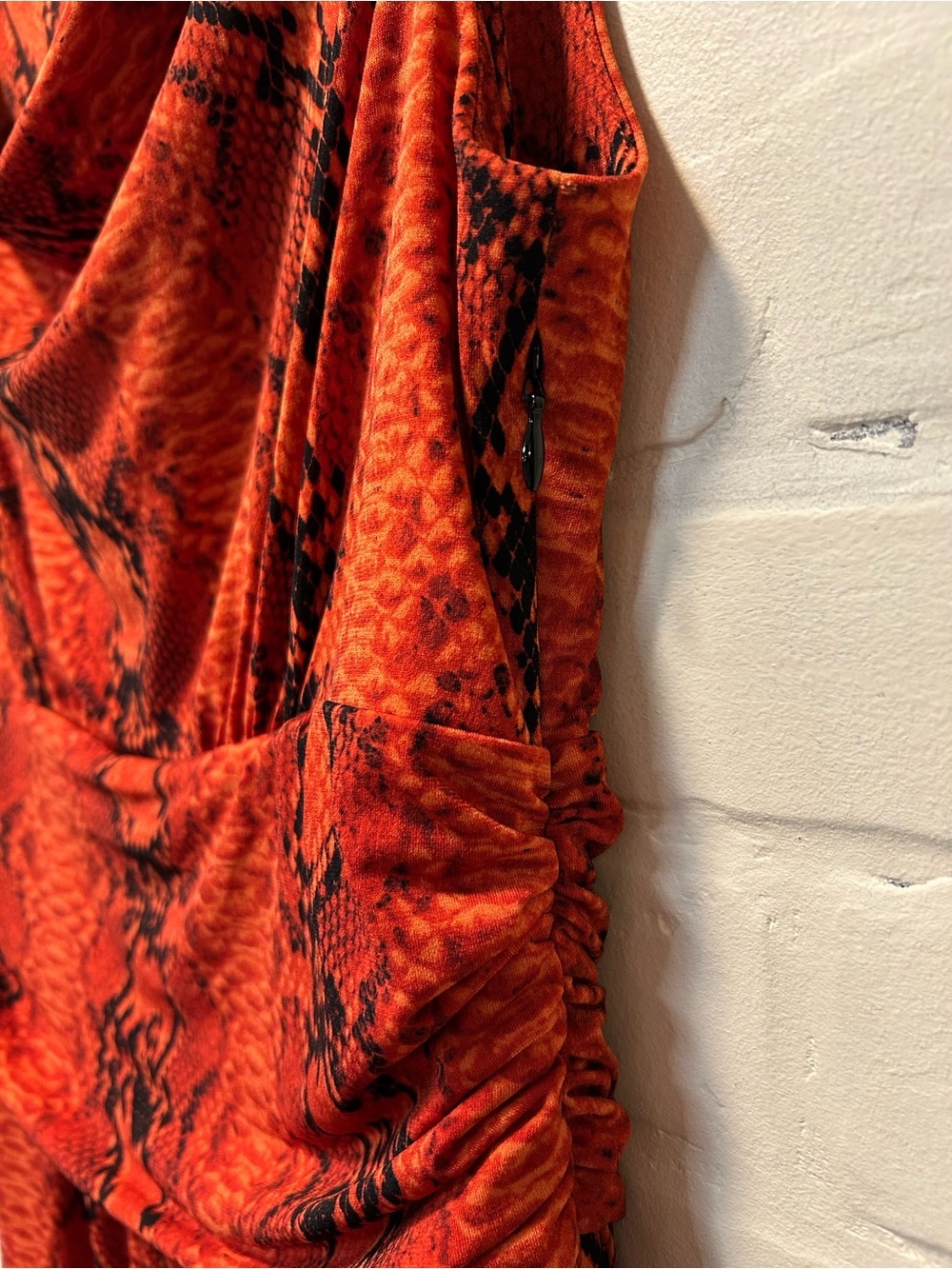 Vince Camuto Orange Snake Print Maxi Dress Cowl Neck Sleeveless Stretch Size M - Picture 5 of 8